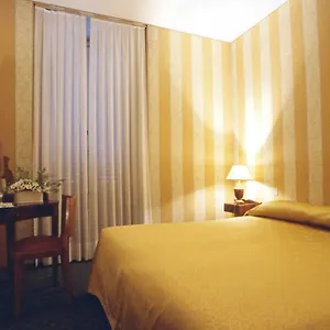 https://orange-garden-rome.it-romehotels.com